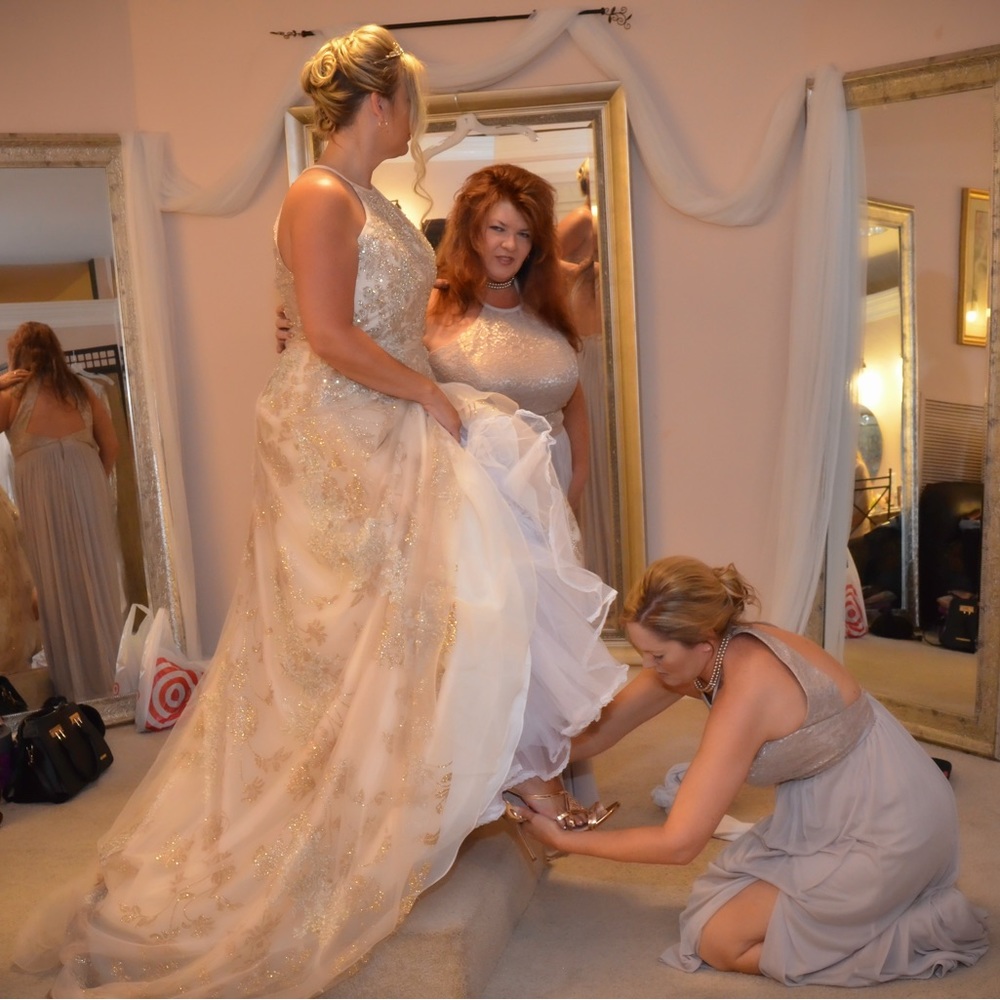 🌹Rare Limited Edition! My Wedding Dress is for Sale! - Picture 5 of 9